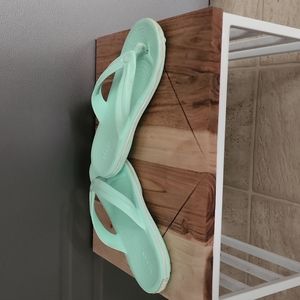 Croc - girl flip flops